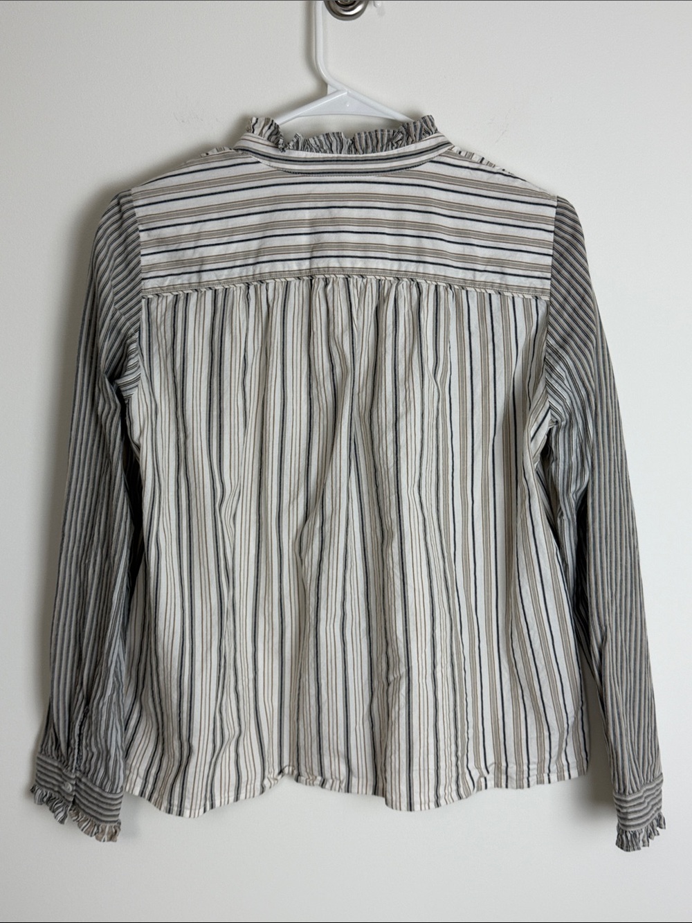 Ba&sh Striped Ruffle-Trim Button Front Top white/Beige/blue size medium - Picture 7 of 12